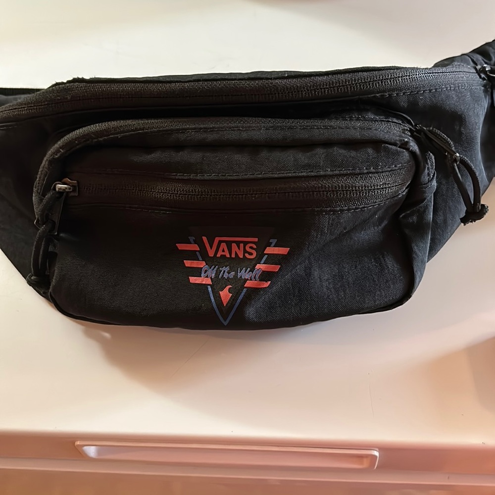 Vans CrossBody Bag Retro 4/20$